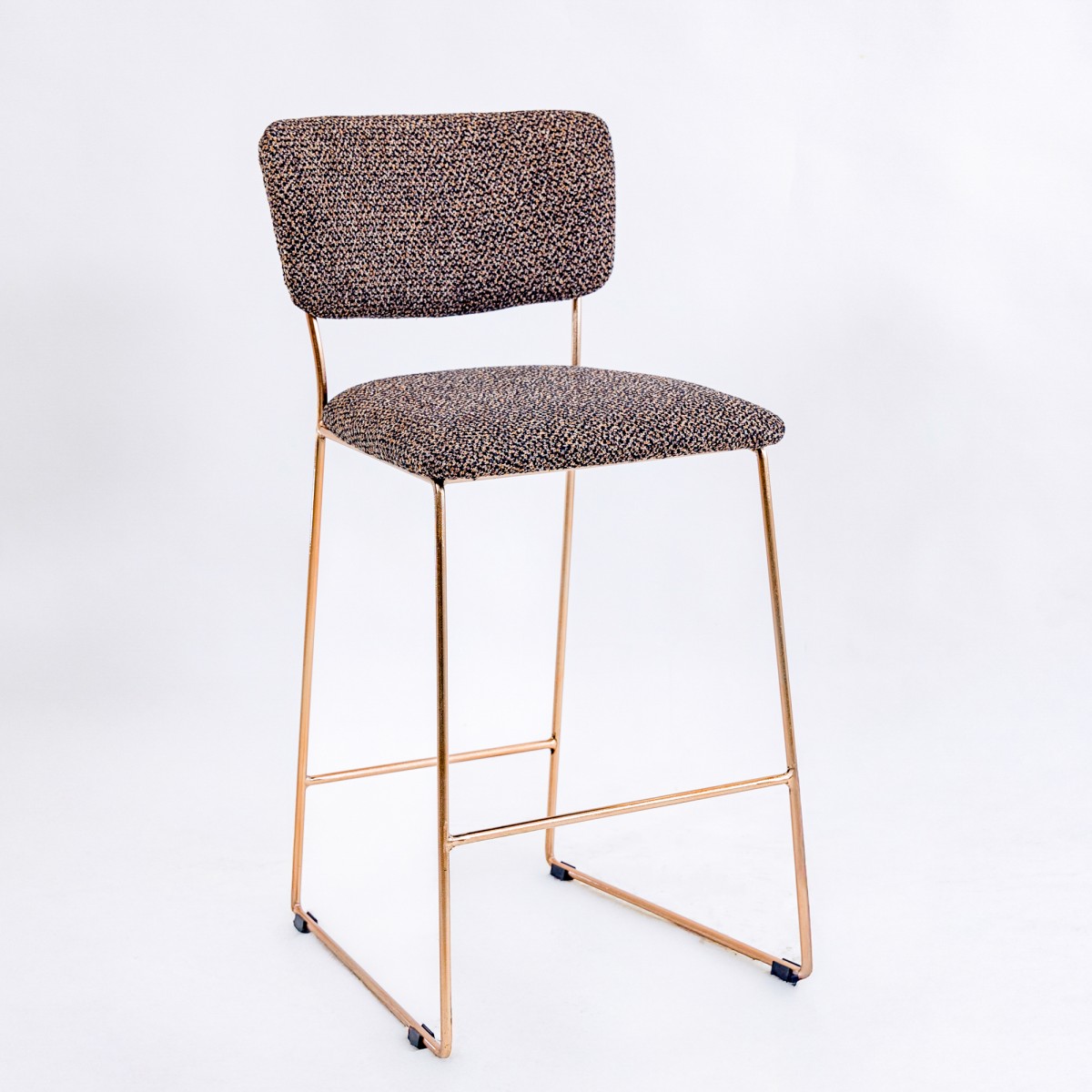 557
